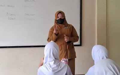 Di tengah kabut yang menyelimuti, Semangat belajar tetap menjadi cahaya untuk masa depan